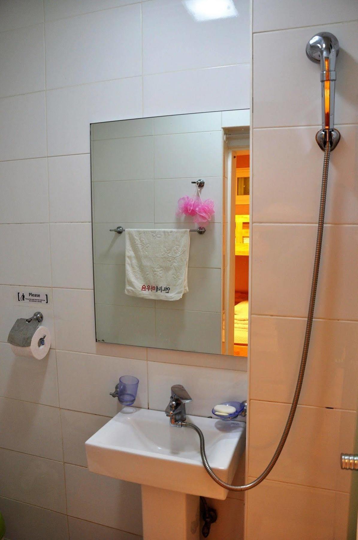 Хостел Unni House Сеул Экстерьер фото