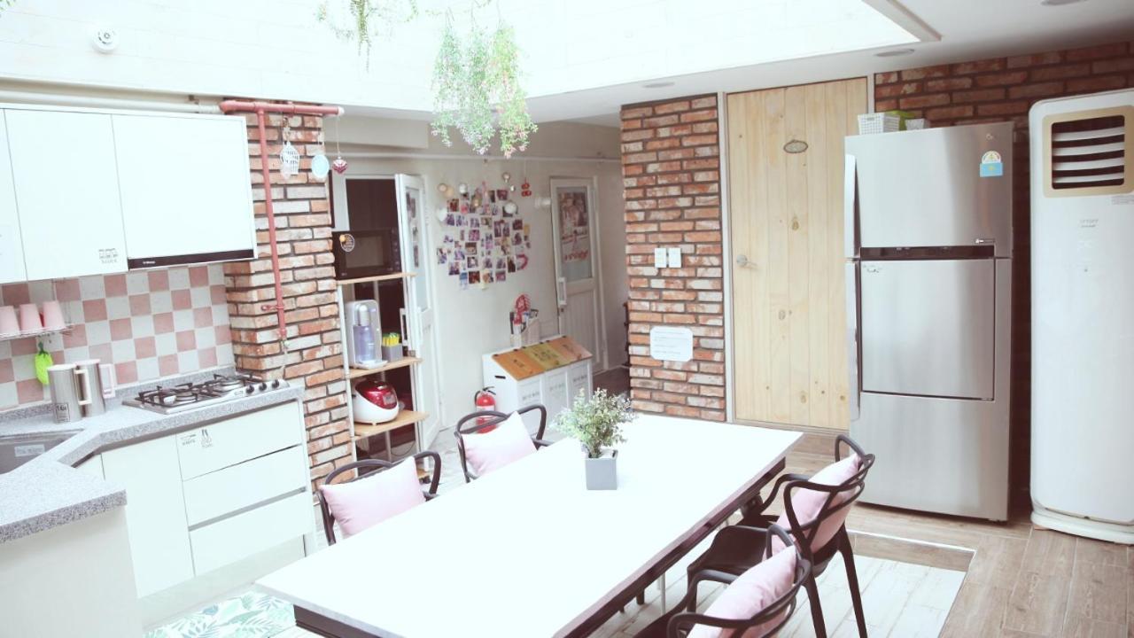 Хостел Unni House Сеул Экстерьер фото